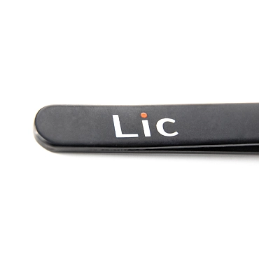 LIC Пинцет для бровей / Lic Tweezers 1 шт