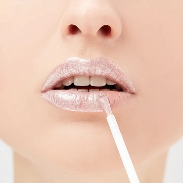 MAKE UP FACTORY Блеск с эффектом влажных губ, 10 молочно-розовый перламутр / High Shine Lip Gloss 6,5 мл