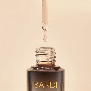 BANDI Мульти-сыворотка укрепляющая для ногтей и кутикулы / CURE WHITE DIAA SERUM MOOL 17 мл
