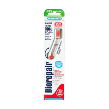 Щетка зубная для чувствительных зубов изогнутая, красная / Biorepair CURVE Denti Sensibili