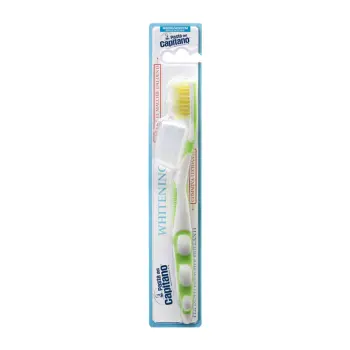 Щетка зубная отбеливающая, средней жесткости / Whitening Medium 1 шт