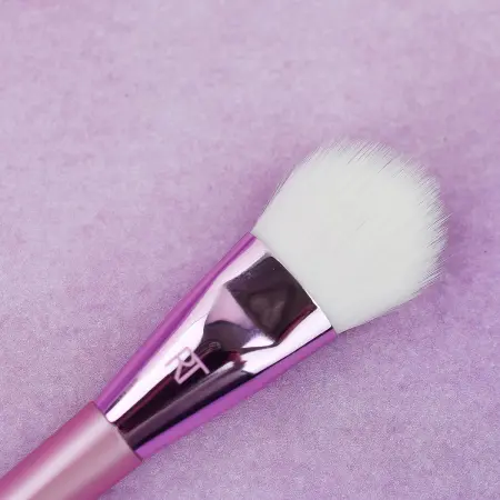 REAL TECHNIQUES Кисть для консилера / Real Techniques Cashmere Dreams Concealer Brush - 3